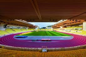 维斯塔潘失误更少更稳定 如果他能驾驶更好赛车？