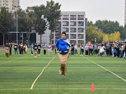 文班亚马首秀30+10+5，马刺力克雷霆