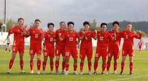 哈利伯顿半场送出11次助攻，只比湖人全队少2次